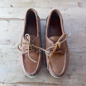 G.H. Bass & Co. Tan Leather Boat Shoes size 7.5